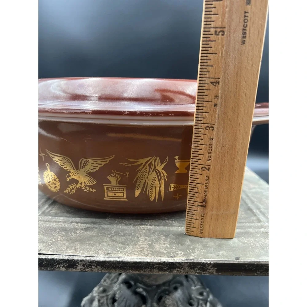 Vintage Pyrex Early American 1.5 Qt Casserole Dish 043 Brown Gold Eagle W/ Lid